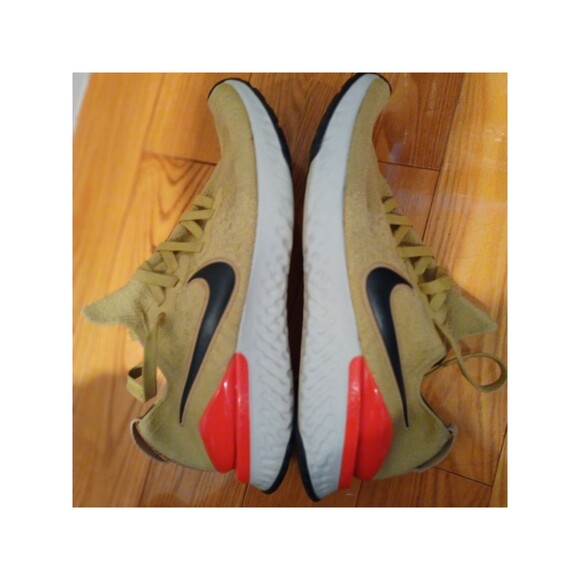 Size 7 - Nike Epic React White - Picture 2 of 5